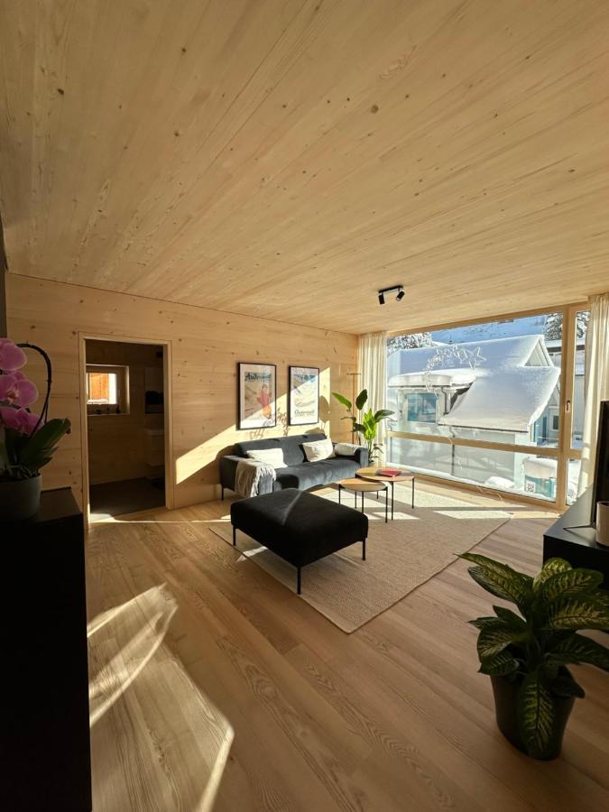 Mondholz Andermatt